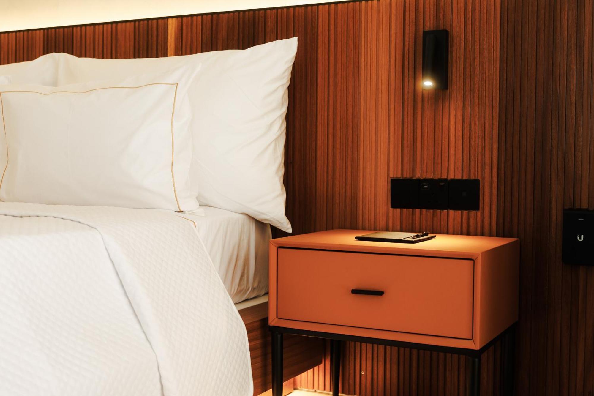 M Boutique Hotel - Designed For Adults Paphos Rum bild